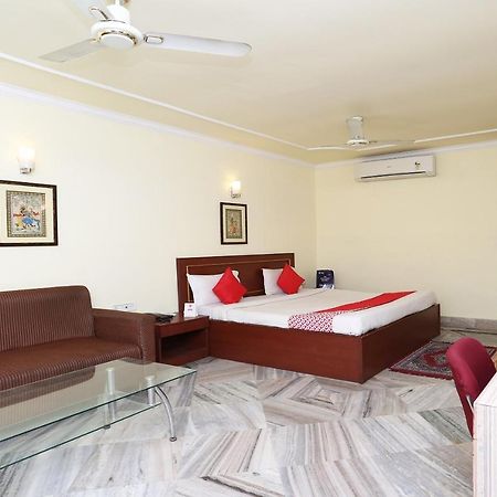 Oyo 4209 Maurya Inn Bhubaneswar Exterior foto
